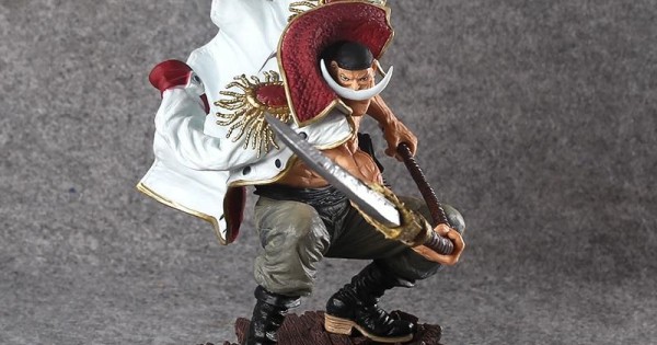 Figurine One Piece - Edward Newgate Capitaine Barbe Blanche 27 cm